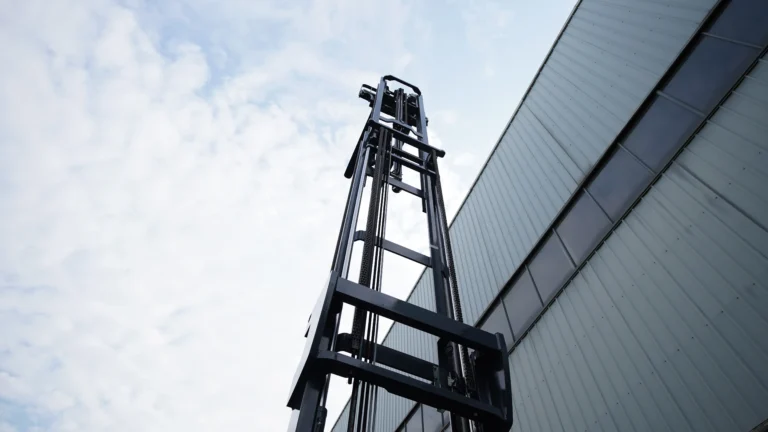 High-Stability Mast