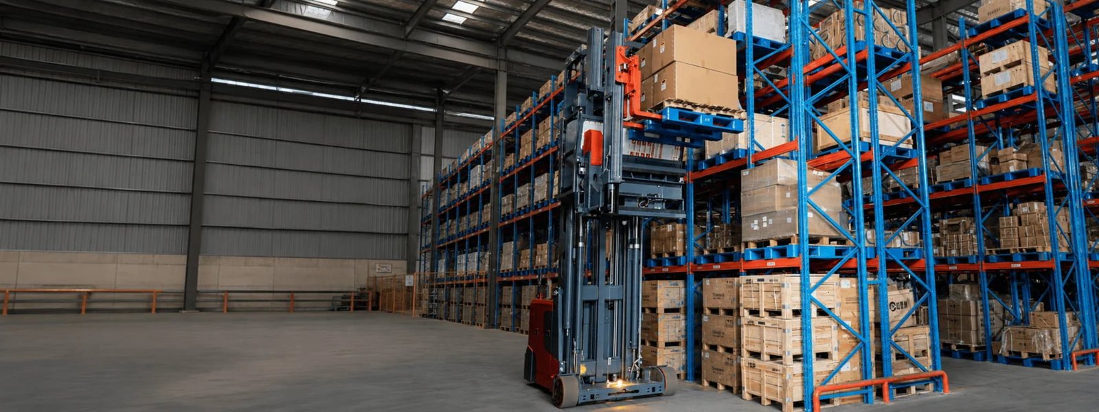 MiMA VNA forklift solution for narrow aisle warehouse storage