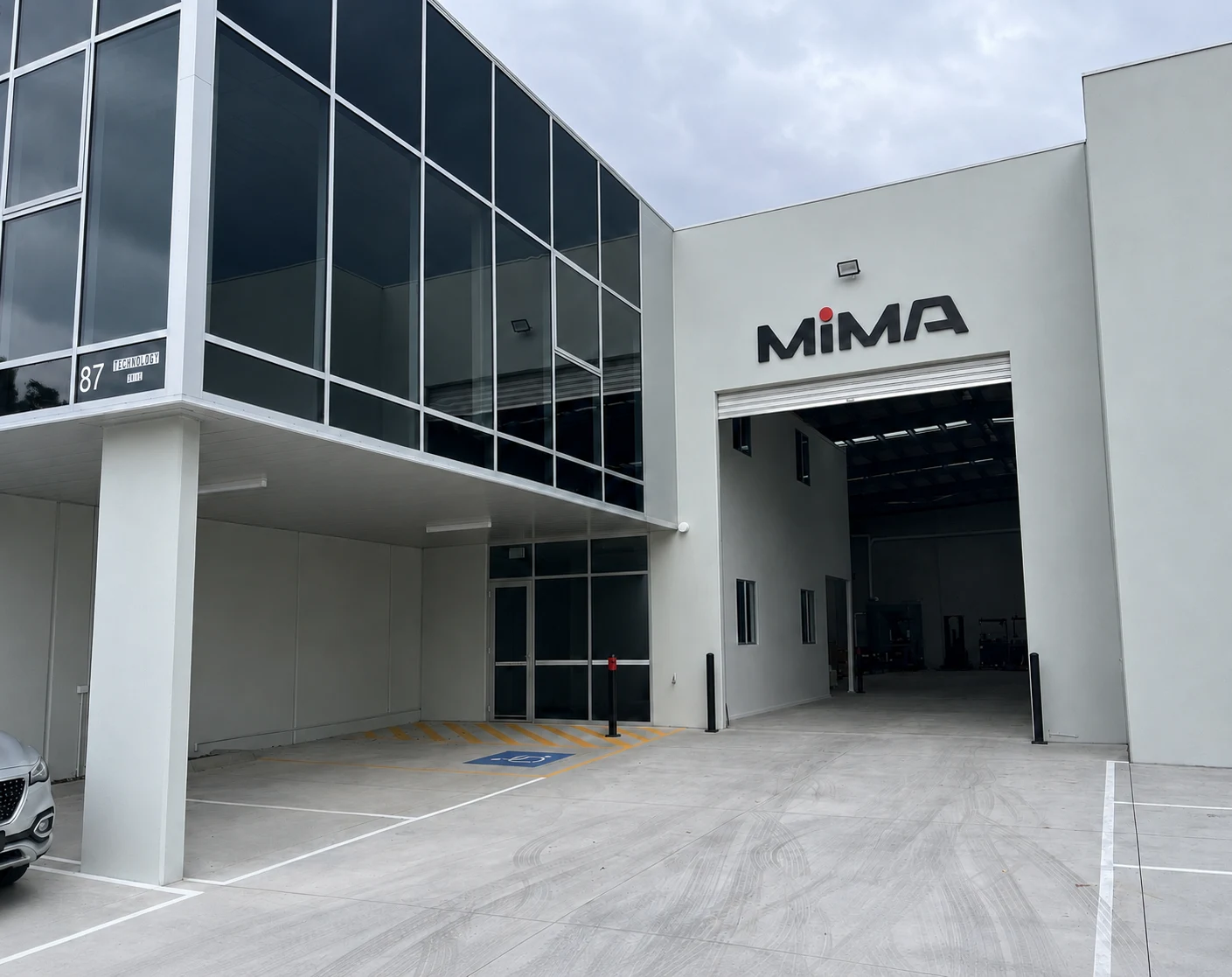 MiMA Australia local showroom and forklift display