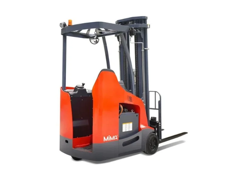MKN18_Stand_on_Electric_Forklift